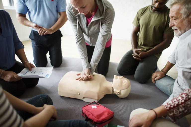 How many cycles of CPR are there to perform in 2 minutes?