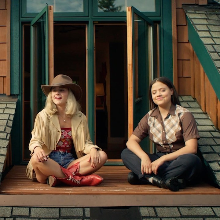 Sarah Jeffery Relationship Status Revealed!