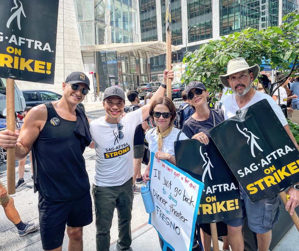 Sasha Roiz Relationship Status: What You Need to Know