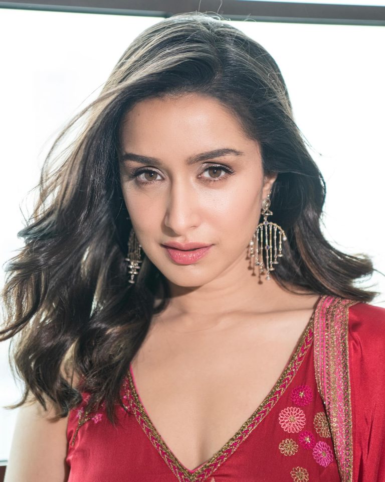 Shraddha kapur Height Revealed: Surprising Stats Inside