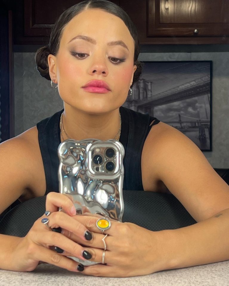 Sarah Jeffery Relationship Status Revealed! Sarah Jeffery Relationship Status Revealed!