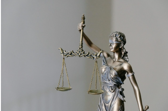 Building a Successful Law Practice in Kansas: Marketing, Networking, and Client Retention