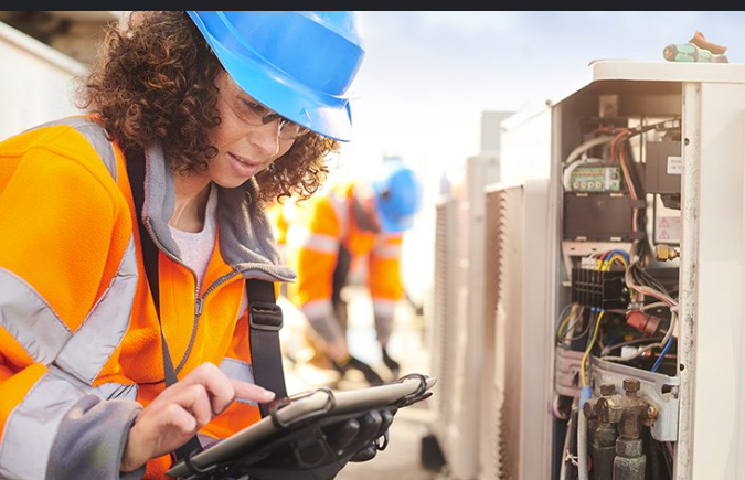 4 Ways to Become an Electrician