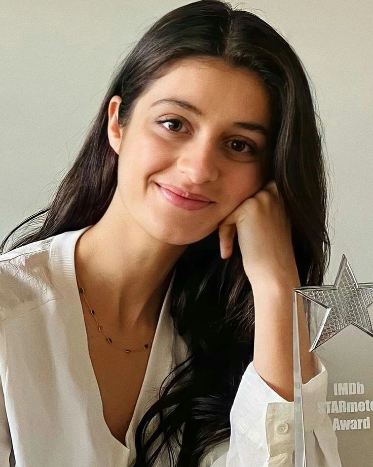 Anya Chalotra Dating Rumors: Her Love Life Revealed Anya Chalotra Dating Rumors: Her Love Life Revealed