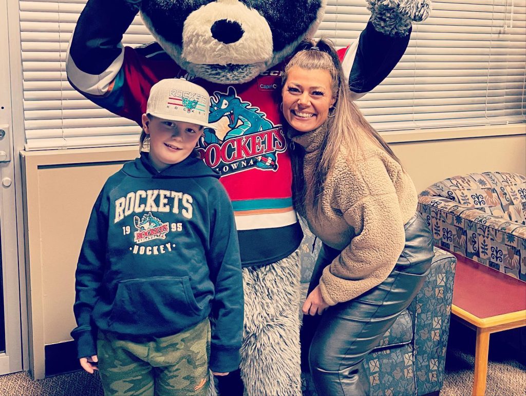 April Kimble Age: Discover Lyle Lovett's Wife Real Age