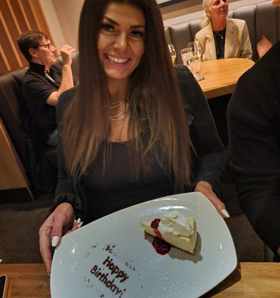 April Kimble Age: Discover Lyle Lovett's Wife Real Age