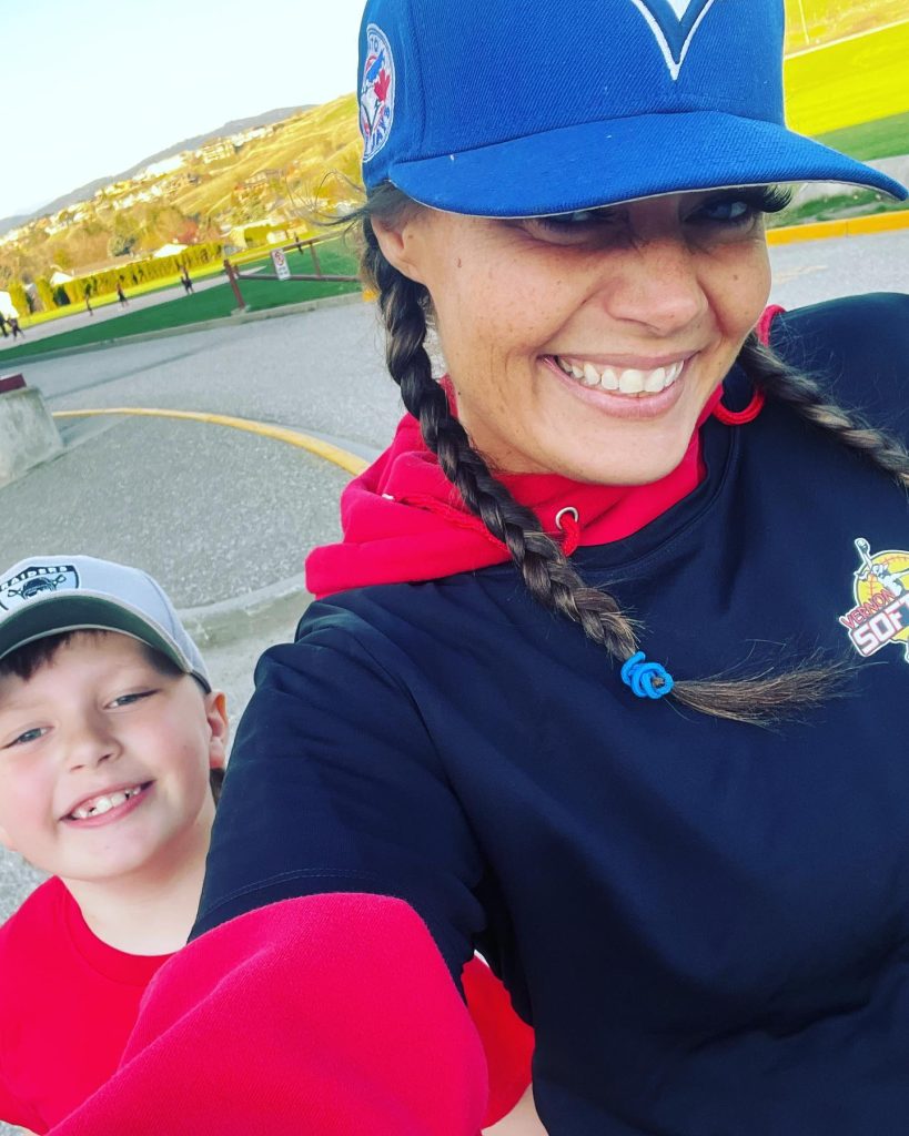 April Kimble Age: Discover Lyle Lovett's Wife Real Age