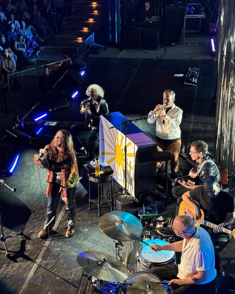 Ryan Reynolds Alanis Morissette Age Difference: Surprising Age Gap Revealed