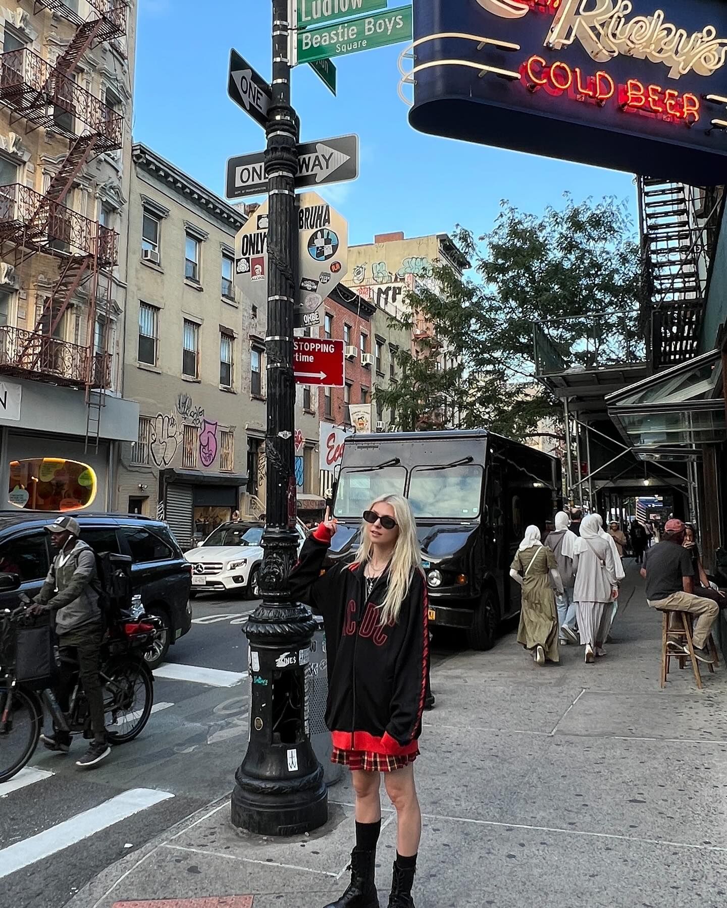 Taylor Momsen Husband: Is She Married? Find Out Now