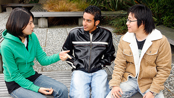 Family-Oriented English Learning: The Best Course Options for Immigrants