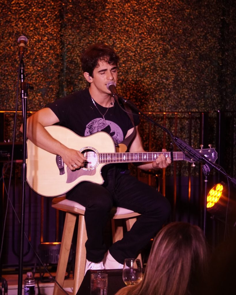 Zachary Gordon Relationship Status: Is He Dating Anyone