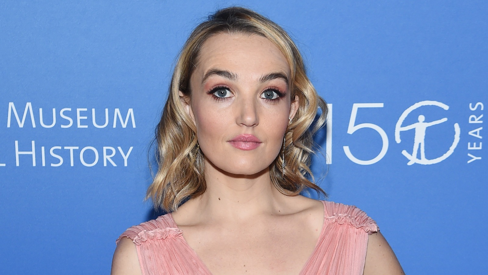 Chloe Fineman Boyfriend: The Truth Behind Their Relationship