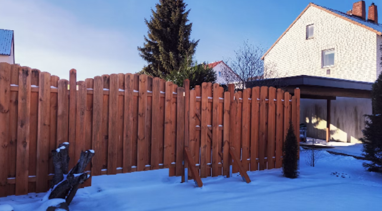 Do Low-Maintenance Fence Solutions Exist?